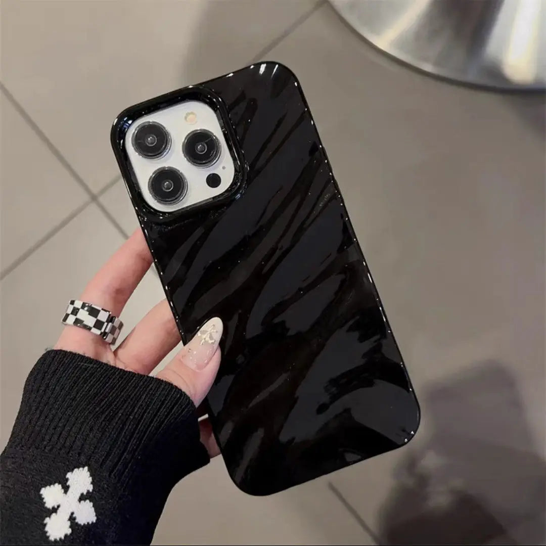 Luxury 3D Wavy Pattern Case