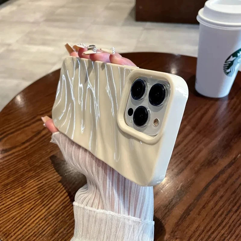 Luxury 3D Wavy Pattern Case