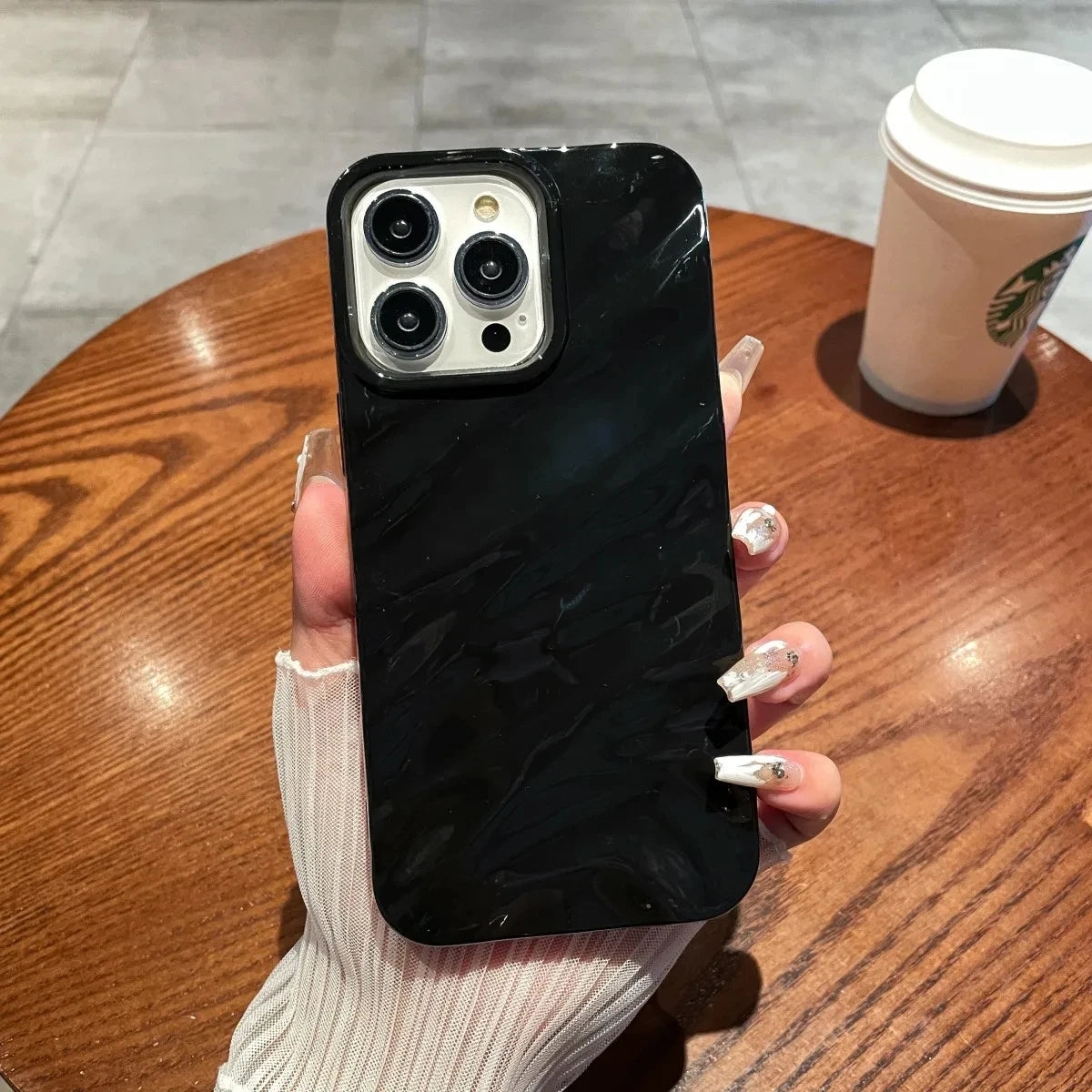 Luxury 3D Wavy Pattern Case